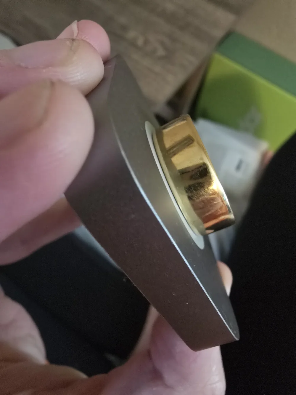 Size 8 GOLD Oura Ring with Charger Base